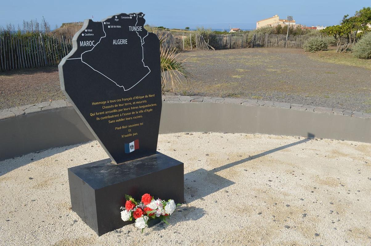 LA STELE DES P.N. AU CAP D AGDE AUX FALAISES DE LA CONQUE (6).JPG